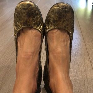 Vera Wang Lavender Ballet Metallic Shoes